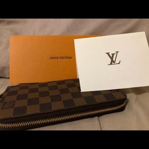 MAKE OFFER 🚨 Louis Vuitton Zippy Wlt Damier Ebene